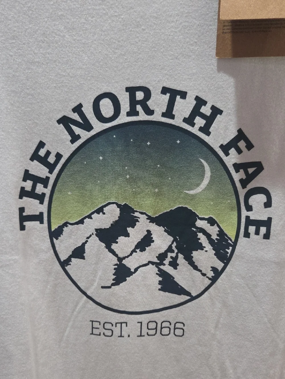 The North Face New White Tee Shirt In Perfect NWT Condition! Size L⭐️🏞🌙⭐️